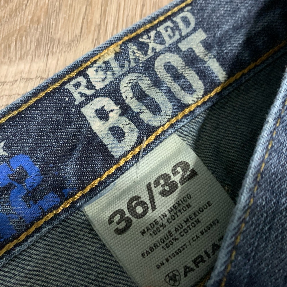 M2 Ariat Relaxed Jeans 36x32